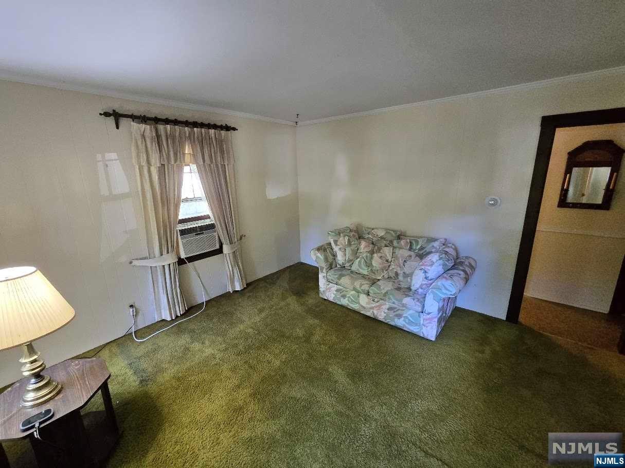 352 Amherst Street Wyckoff, NJ 07481 - Photo 6 of 25