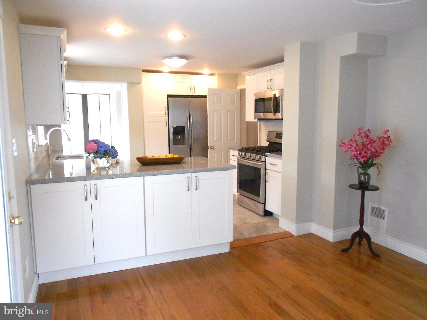 214 Maple Road Wallingford, PA 19086 - Photo 5 of 24