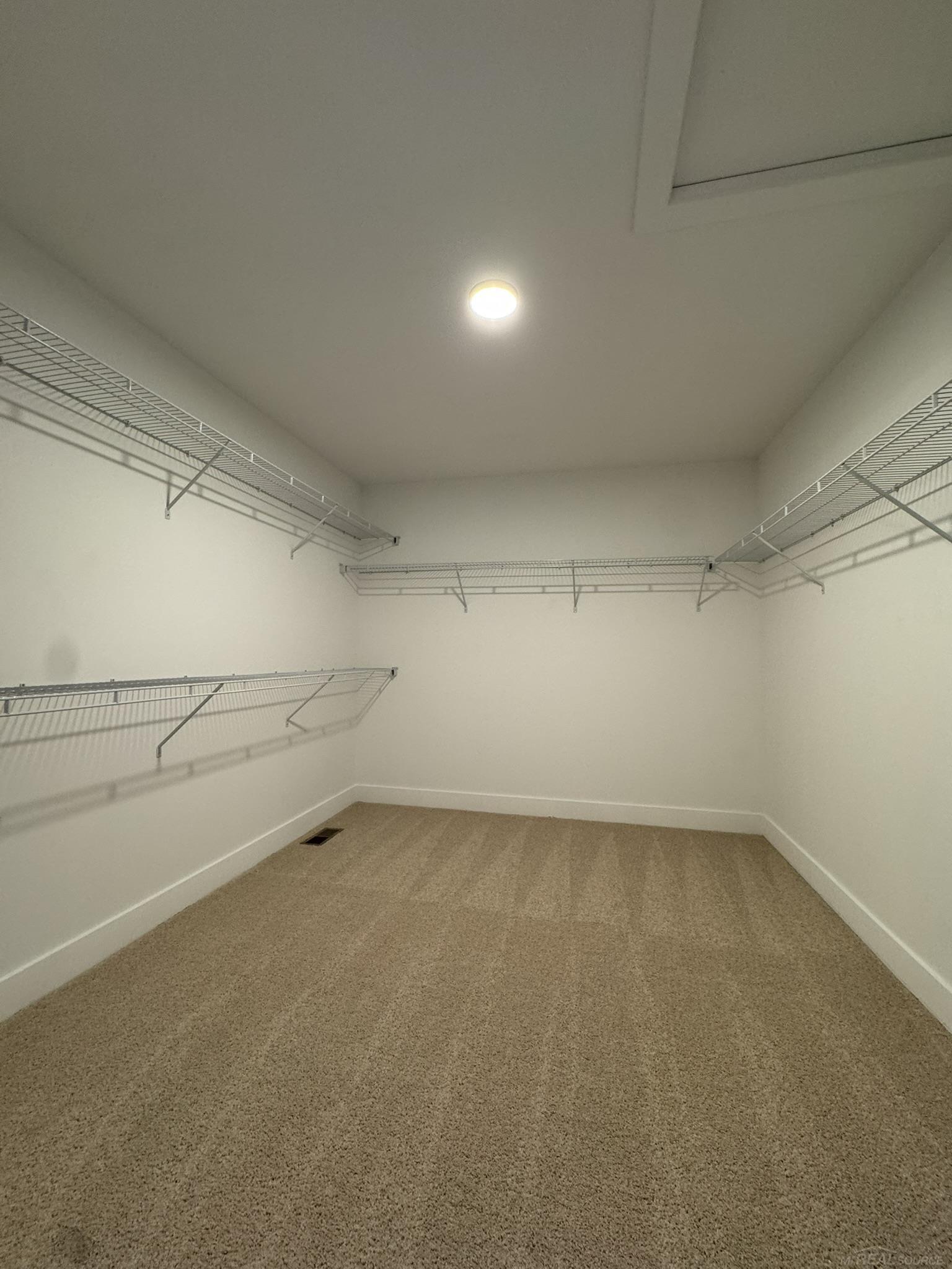 41527 Utica Road Sterling Heights, MI 48313 - Photo 19 of 27 50173109-139D9070-CAB7-459C-8B32-7AEBBA8DEEFD.JPG
