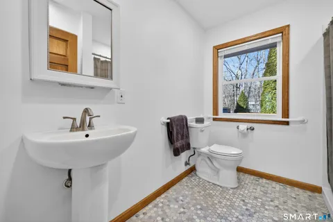 $558,000 | 42 Harrison Road, Guilford, CT 06437