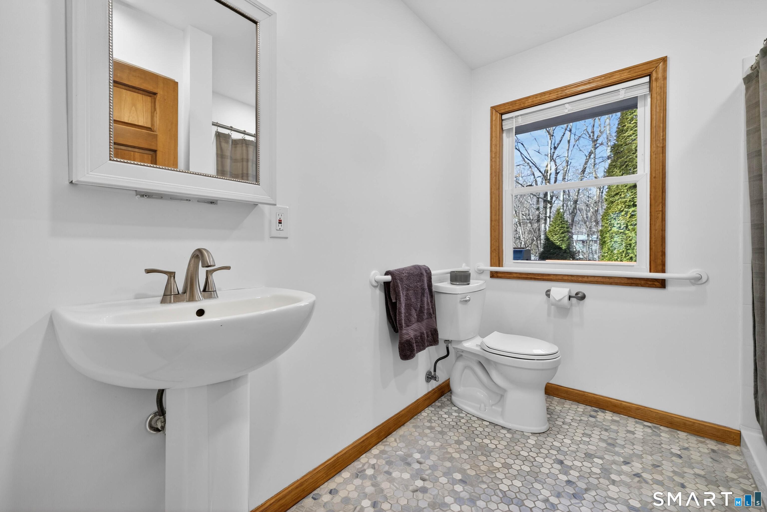 42 Harrison Road Guilford, CT 06437 - Photo 18 of 35