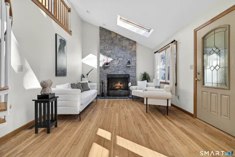 $558,000 | 42 Harrison Road, Guilford, CT 06437