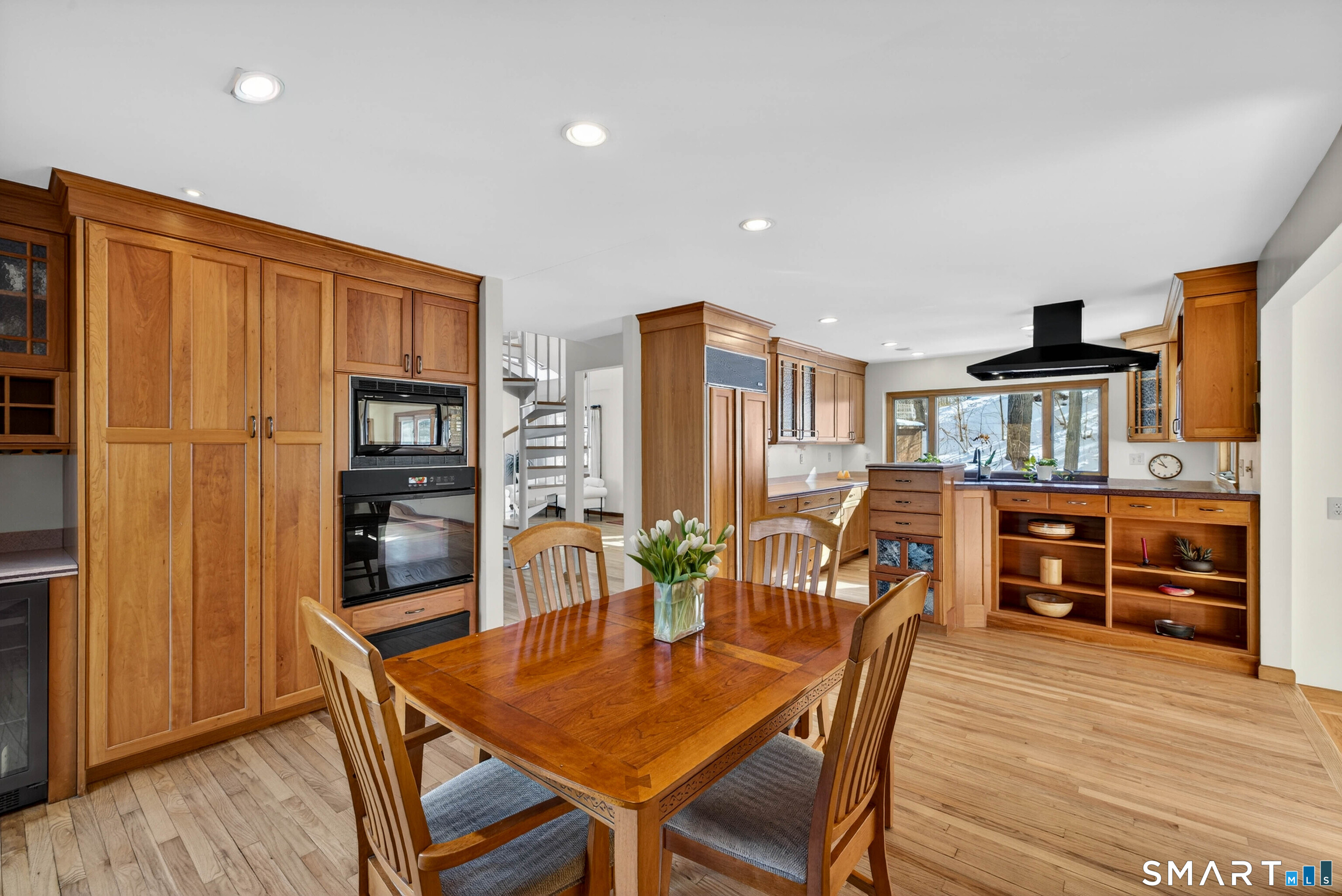 42 Harrison Road Guilford, CT 06437 - Photo 7 of 35