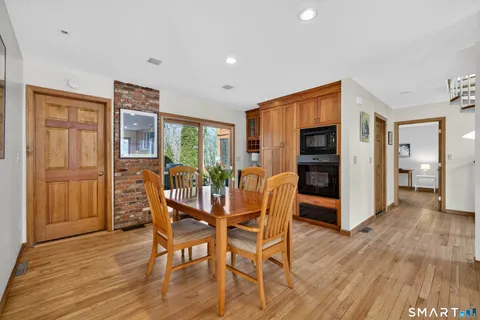 $558,000 | 42 Harrison Road, Guilford, CT 06437