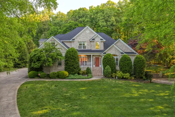 $1,025,000 | 7813 Clara Chase Drive, Ooltewah, TN 37363