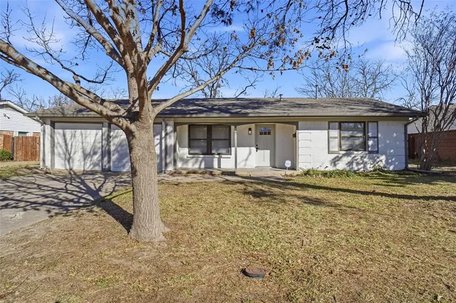 $275,000 | 4712 Carlyle Drive, Fort Worth, TX 76132