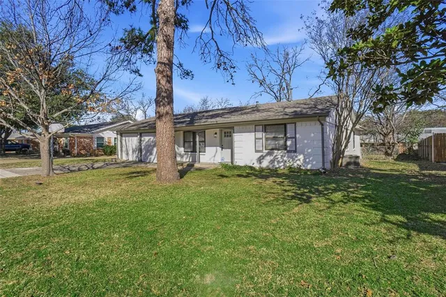 $275,000 | 4712 Carlyle Drive, Fort Worth, TX 76132