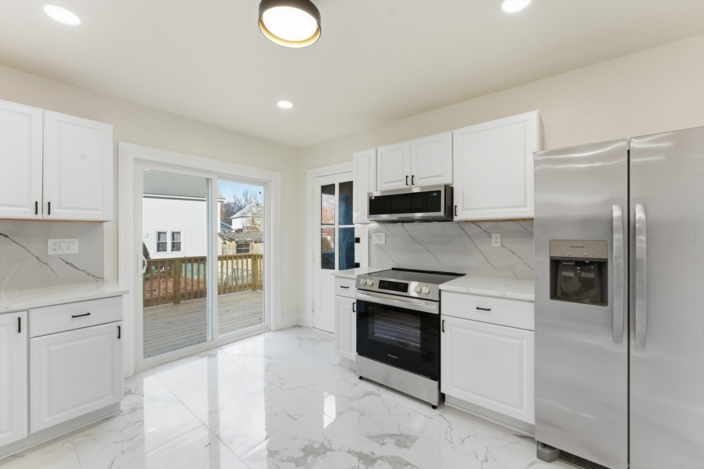 58 Field Street West Springfield, MA 01089 - Photo 5 of 24