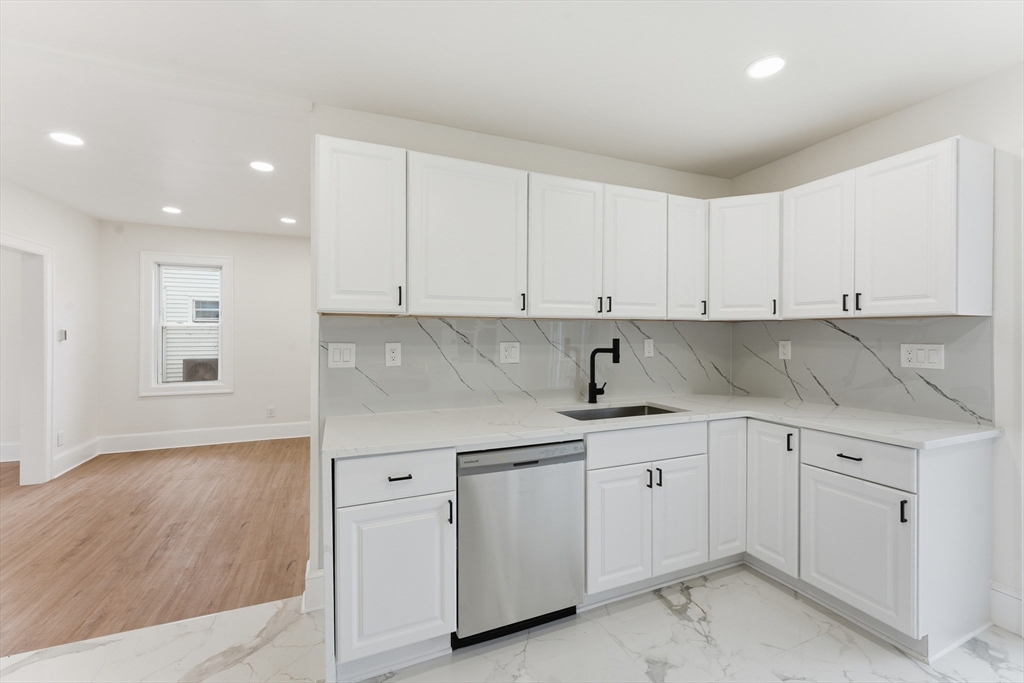 58 Field Street West Springfield, MA 01089 - Photo 6 of 24