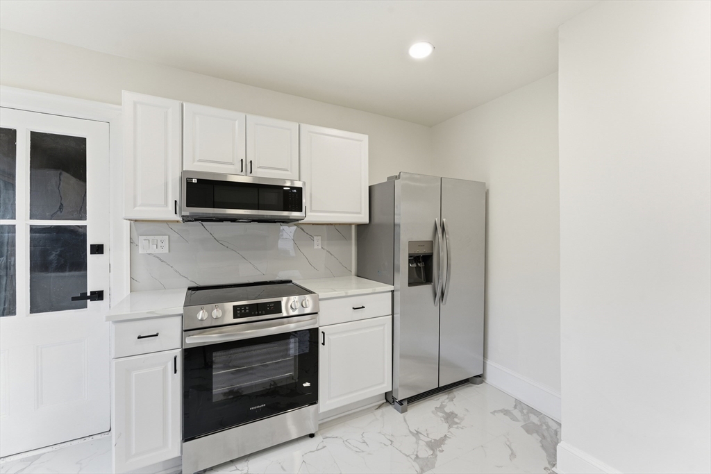 58 Field Street West Springfield, MA 01089 - Photo 7 of 24