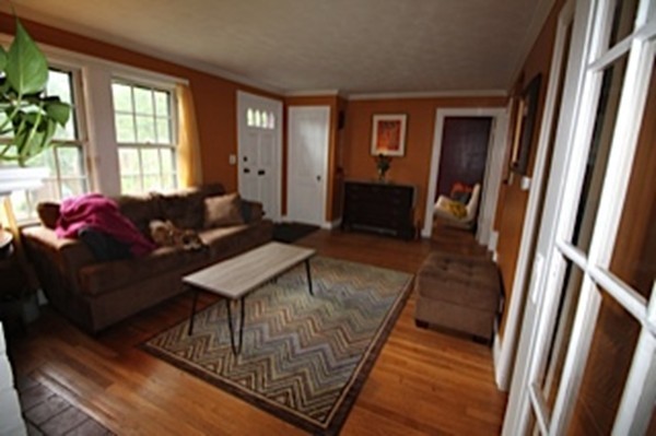 79 Prospect Hill Road Waltham, MA 02451 - Photo 3 of 11 Gallery Image 3