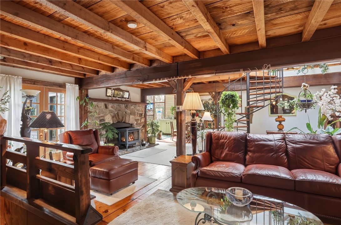 186 Arcadia Road Hopkinton, RI 02832 - Photo 6 of 27 Spacious living room designed for comfortable gatherings and enjoyable entertainment.