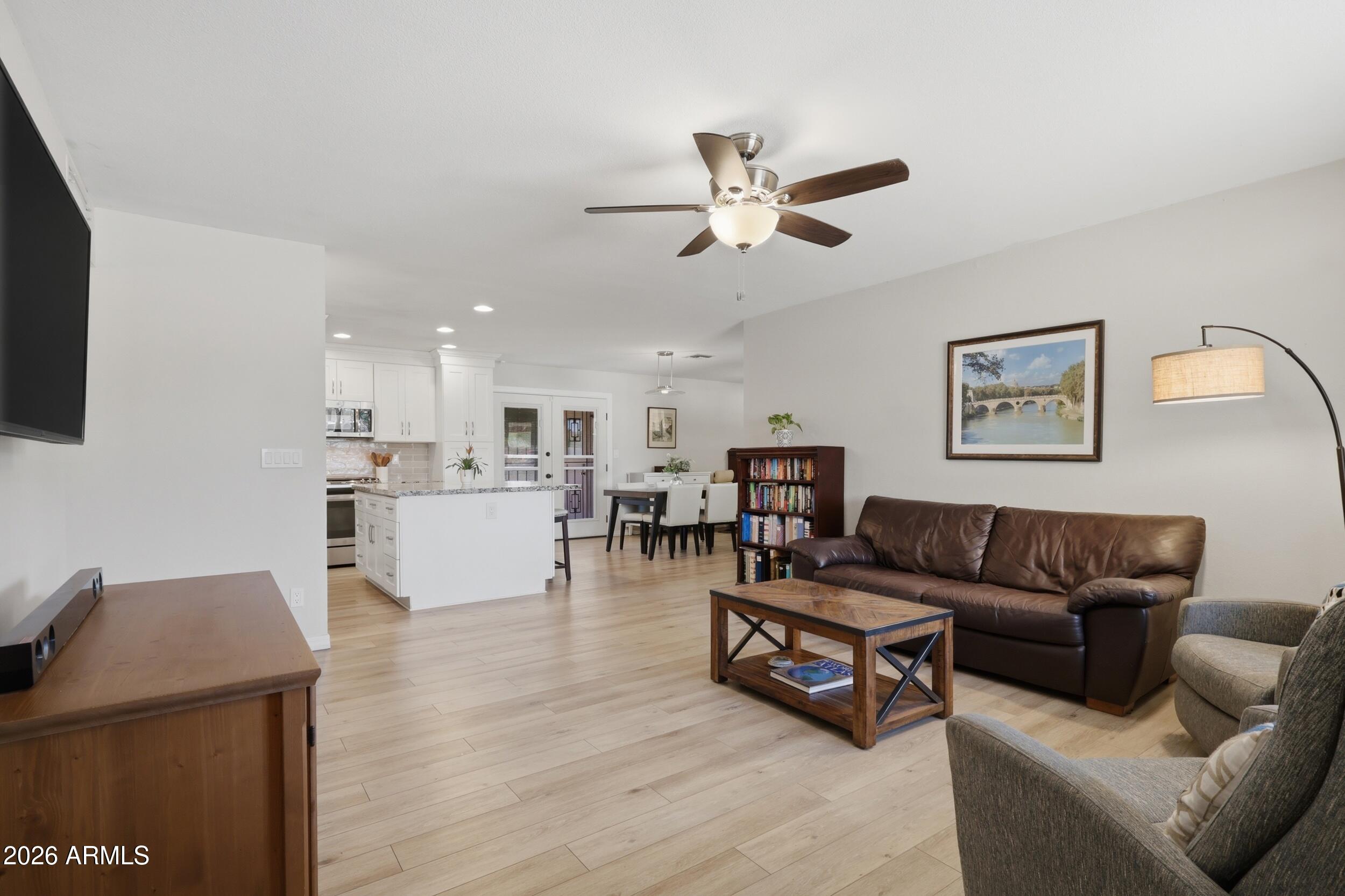 1236 East Del Rio Drive Tempe, AZ 85282 - Photo 7 of 25 Family room