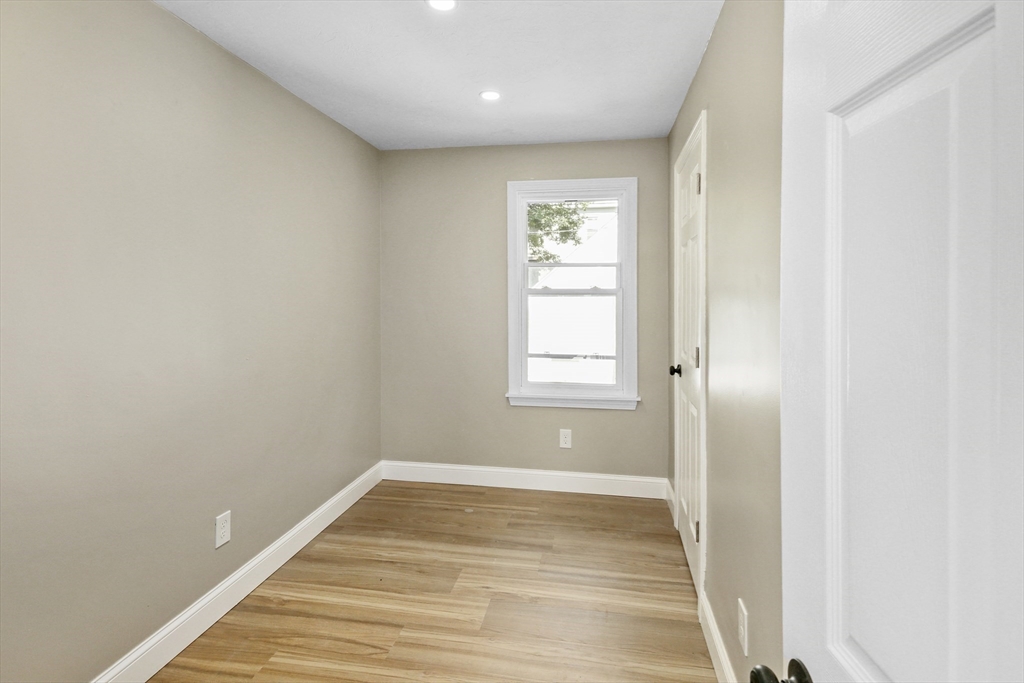 14 Nelson Street Webster, MA 01570 - Photo 12 of 30 Gallery Image 12
