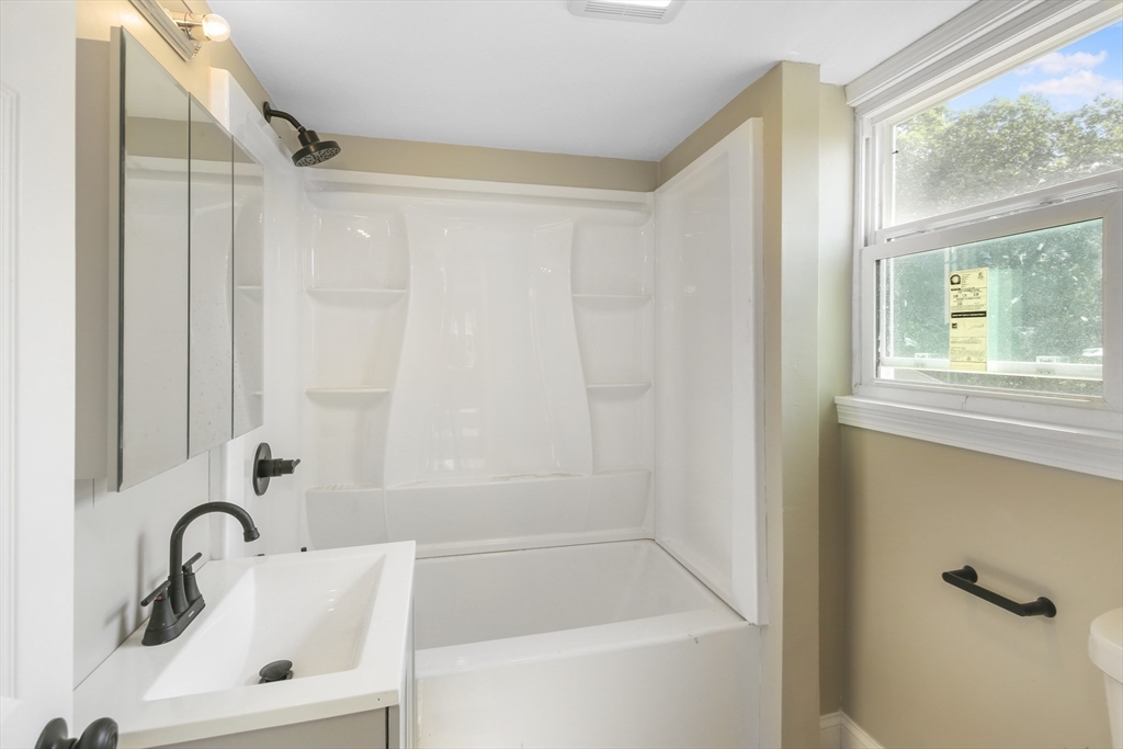 14 Nelson Street Webster, MA 01570 - Photo 15 of 30 Gallery Image 15