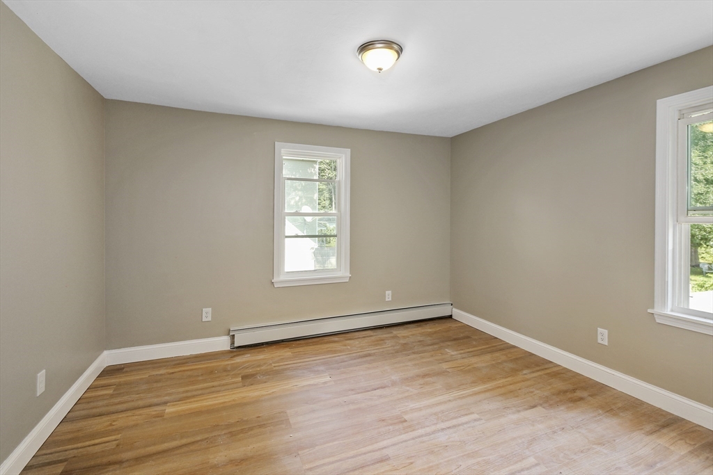14 Nelson Street Webster, MA 01570 - Photo 7 of 30 Gallery Image 7