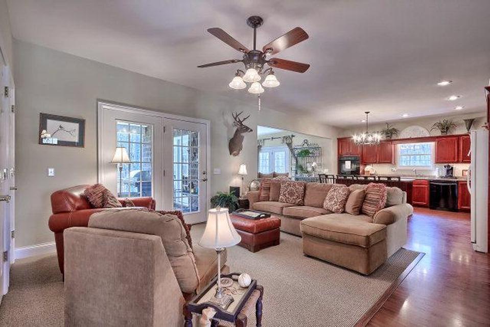 1914 Lewis Road Spencer, TN 38585 - Photo 8 of 33 Den-Kitchen