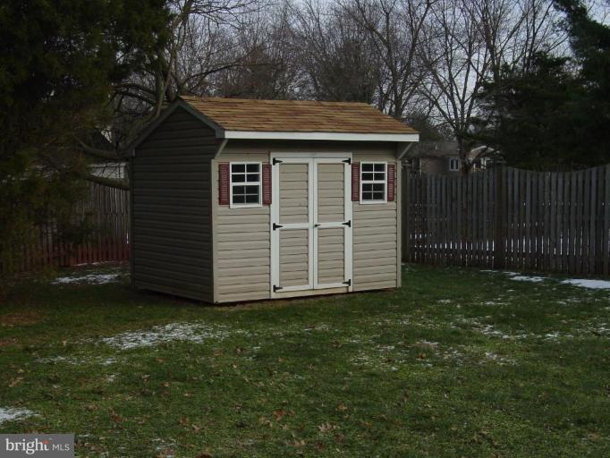 17413 Collier Way Poolesville, MD 20837 - Photo 3 of 21 Shed