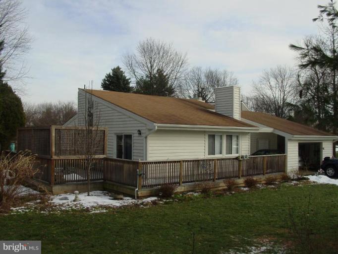 17413 Collier Way Poolesville, MD 20837 - Photo 5 of 21 Deck