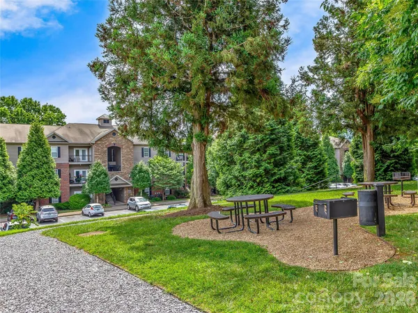$240,000 | 726 Appeldoorn Circle, Asheville, NC 28803