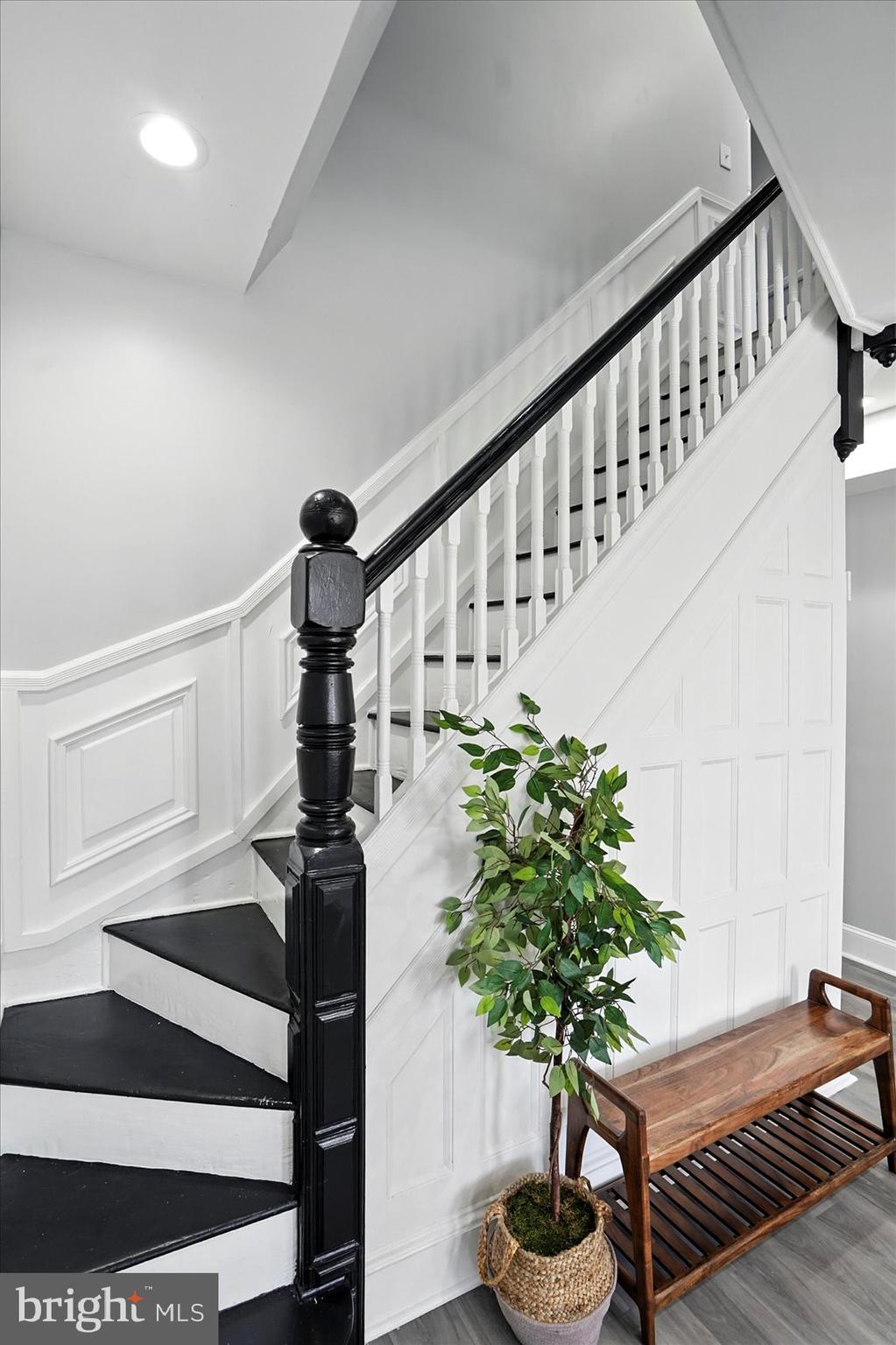 1628 East Biddle Street Baltimore, MD 21213 - Photo 13 of 35 a vase of flowers sitting on a table