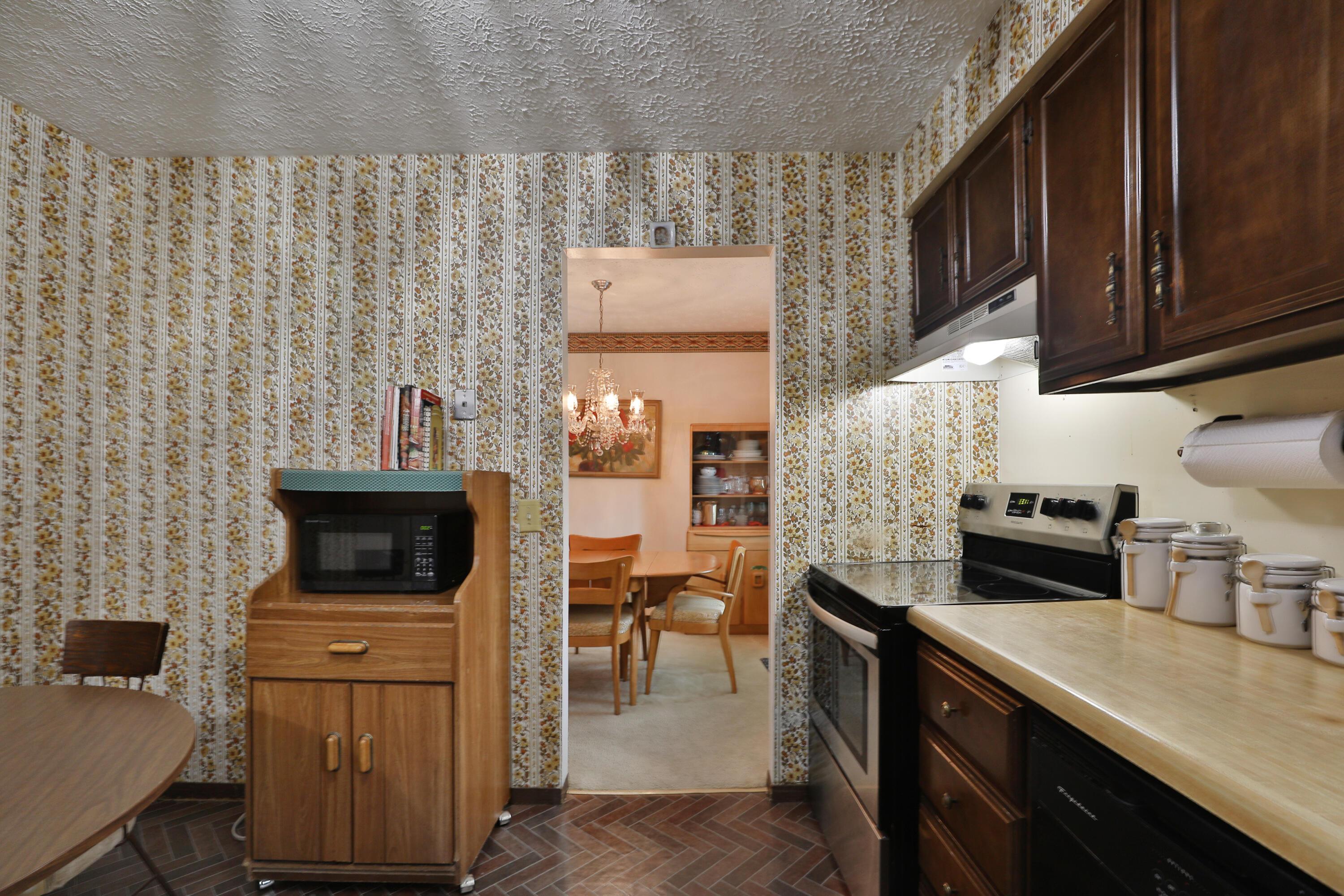 5891 Parkglen Road Galloway, OH 43119 - Photo 10 of 31 5891-Parkglen-14