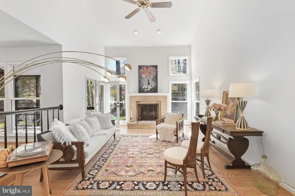 $999,995 | 9117 John Way, Fairfax Station, VA 22039
