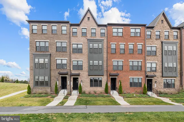 $550,000 | 22528 Wilson View Terrace, Ashburn, VA 20148