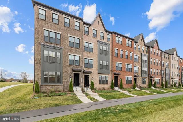 $550,000 | 22528 Wilson View Terrace, Ashburn, VA 20148