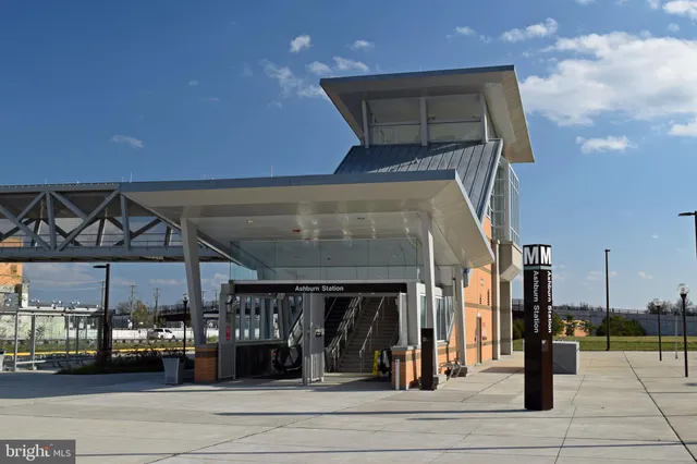 $550,000 | 22528 Wilson View Terrace, Ashburn, VA 20148