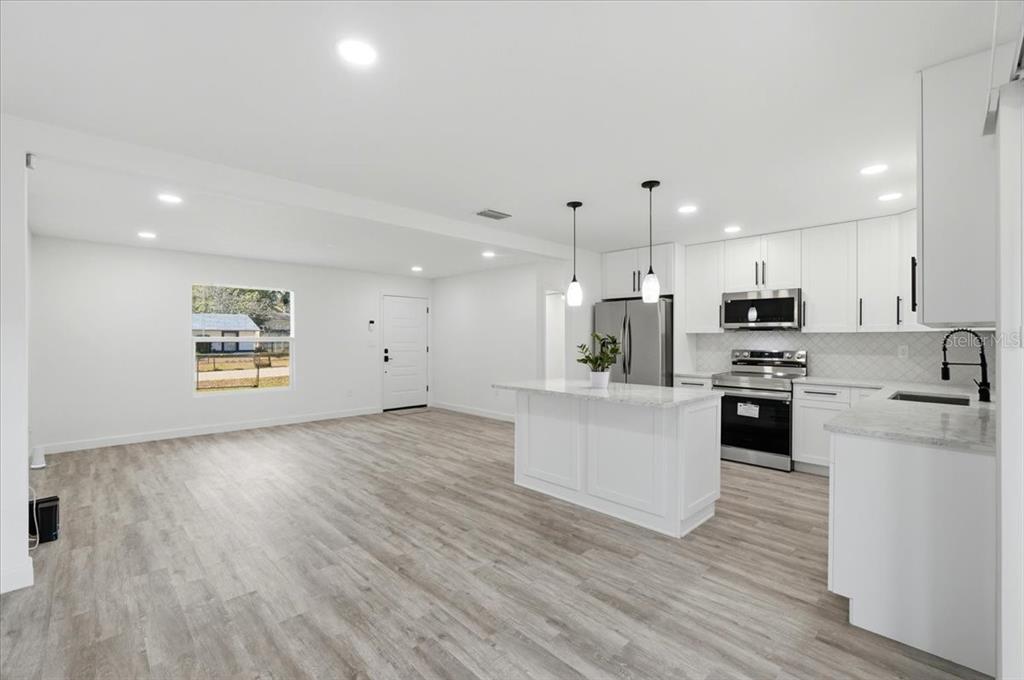 2415 Sutton Road Lakeland, FL 33810 - Photo 14 of 43