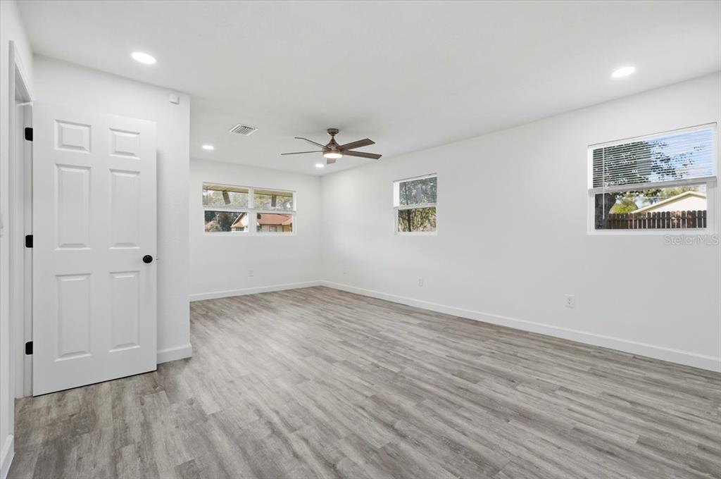 2415 Sutton Road Lakeland, FL 33810 - Photo 17 of 43