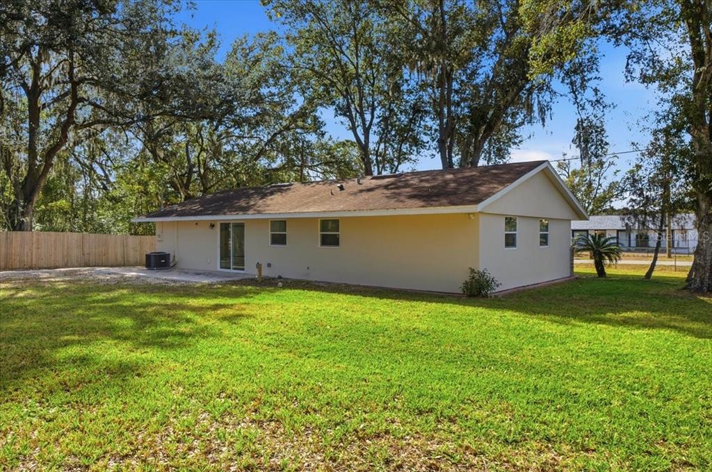 2415 Sutton Road Lakeland, FL 33810 - Photo 35 of 43