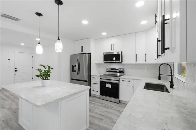 $335,000 | 2415 Sutton Road, Lakeland, FL 33810