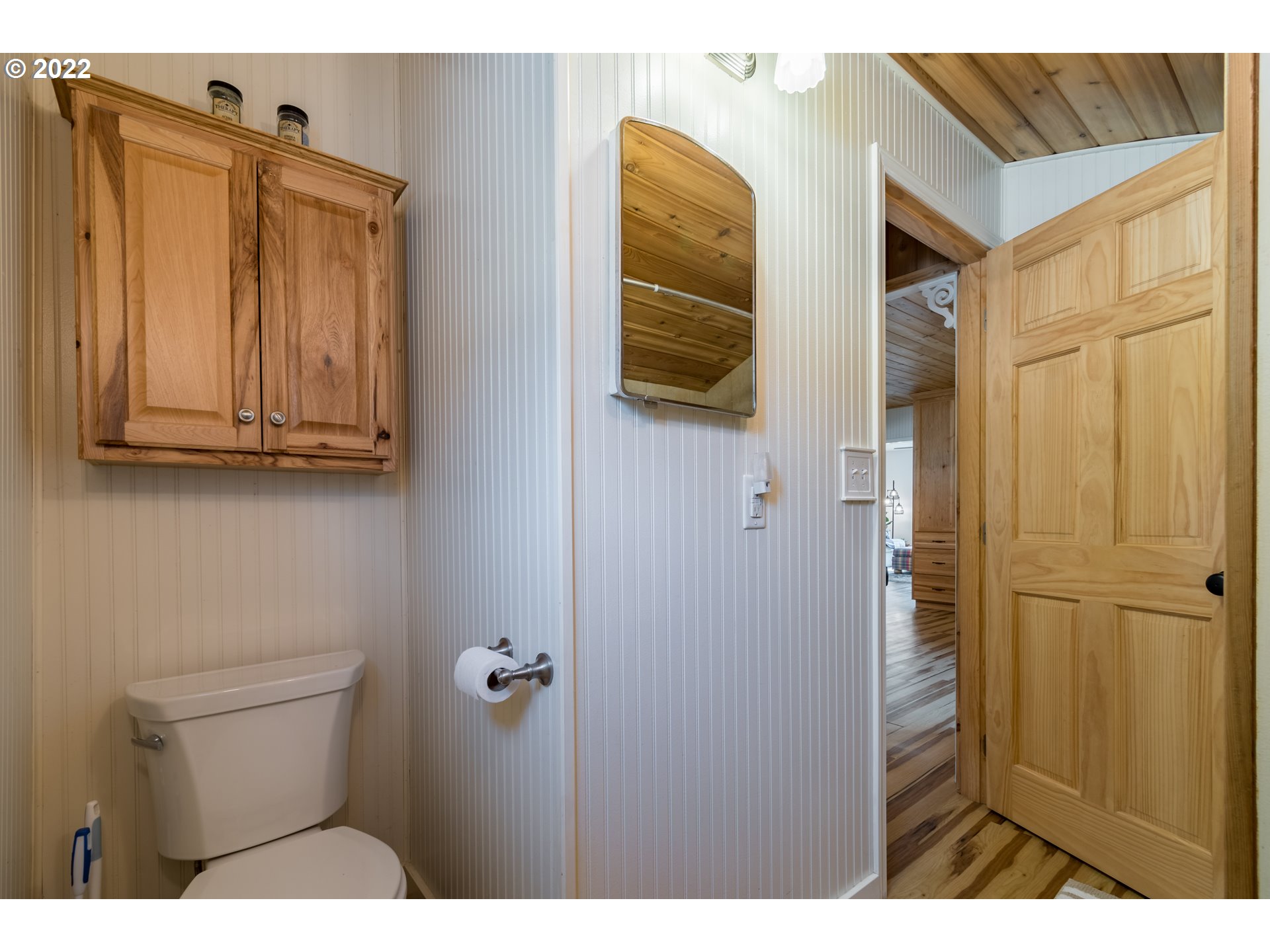 86710 Bailey Hill Road Eugene, OR 97405 - Photo 17 of 32 a bathroom with a sink and mirror