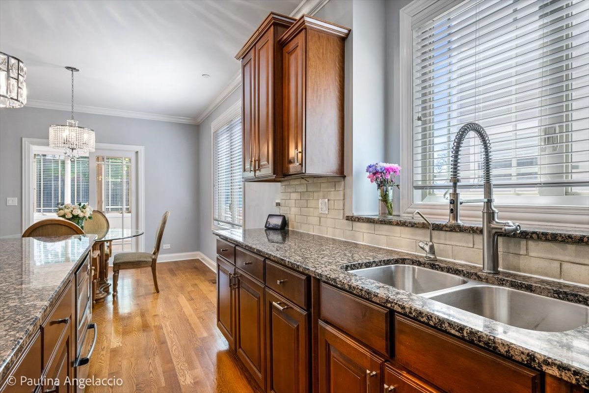 443 June Terrace Barrington, IL 60010 - Photo 12 of 44