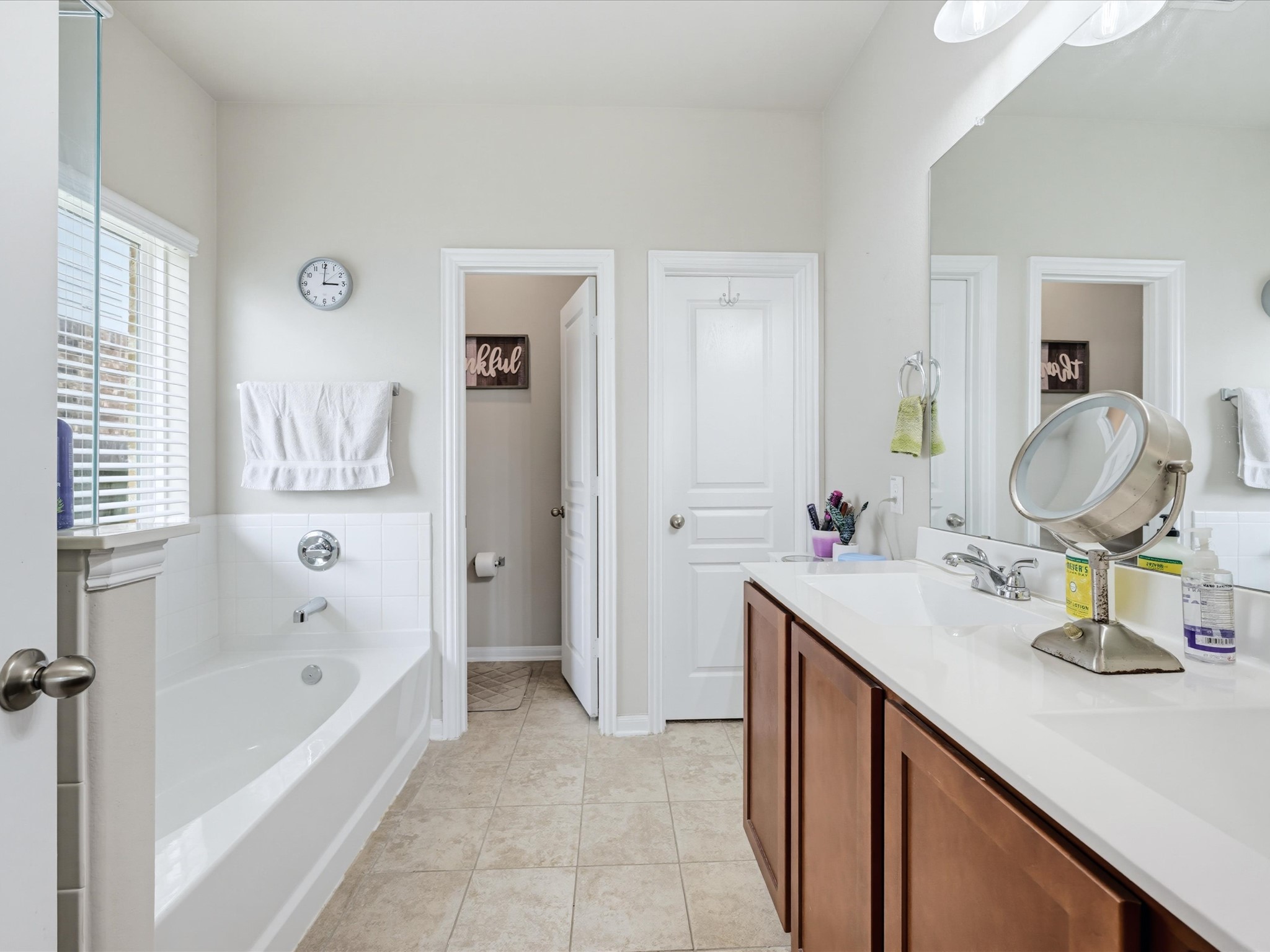 10414 Ritter Run Drive Rosharon, TX 77583 - Photo 17 of 29 Beautiful Master Bath with double sinks