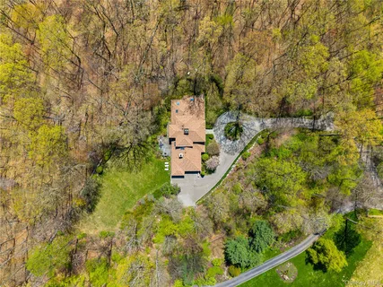 $1,899,000 | 60 Old Aspetong Road, Katonah, NY 10536