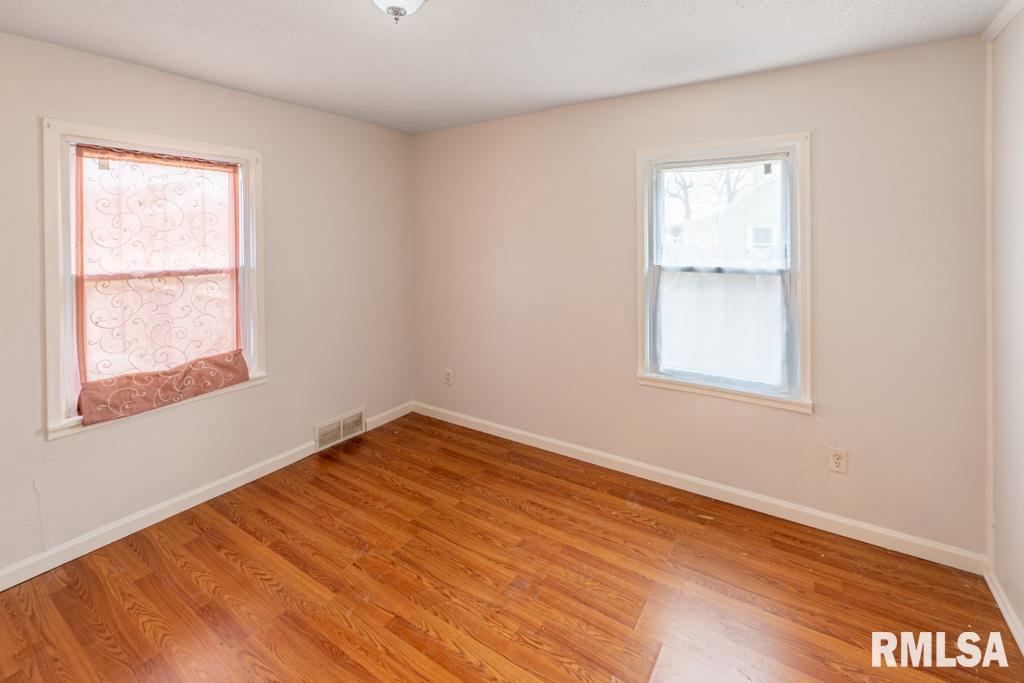 2708 Bloomington Road East Peoria, IL 61611 - Photo 24 of 47
