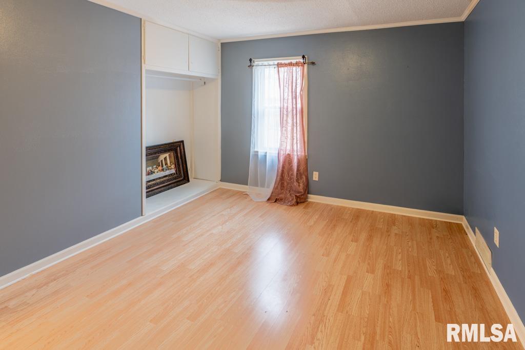 2708 Bloomington Road East Peoria, IL 61611 - Photo 27 of 47