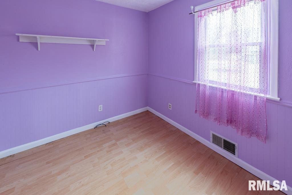 2708 Bloomington Road East Peoria, IL 61611 - Photo 33 of 47