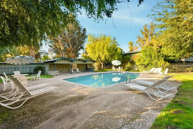 $725,000 | 278 Monroe Drive, Unit 8, Mountain View, CA 94040