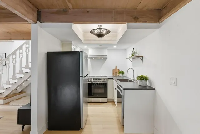 $725,000 | 278 Monroe Drive, Unit 8, Mountain View, CA 94040