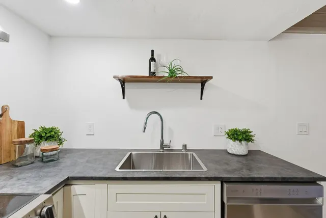 $725,000 | 278 Monroe Drive, Unit 8, Mountain View, CA 94040