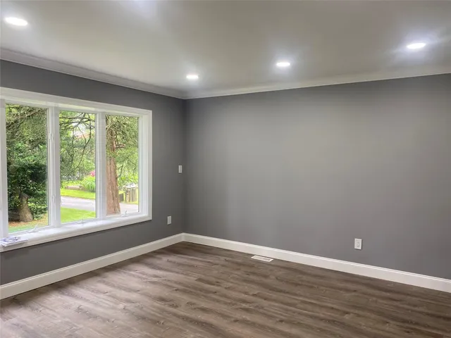 $880,000 | 95 Muncie Road, West Babylon, NY 11704