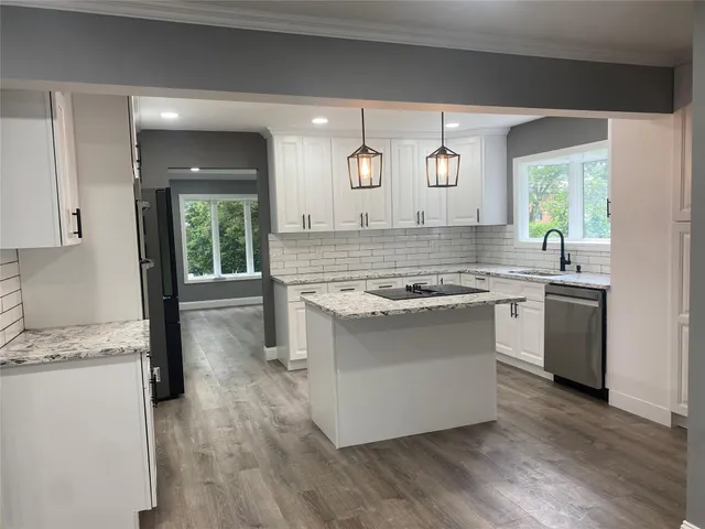 $880,000 | 95 Muncie Road, West Babylon, NY 11704