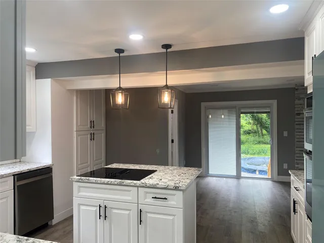 $880,000 | 95 Muncie Road, West Babylon, NY 11704