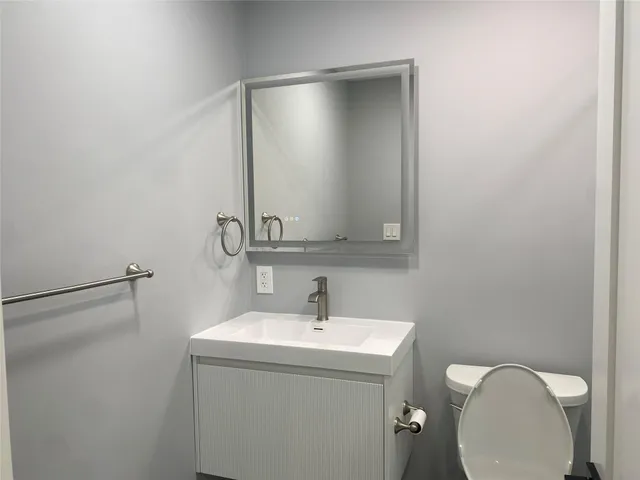 $880,000 | 95 Muncie Road, West Babylon, NY 11704