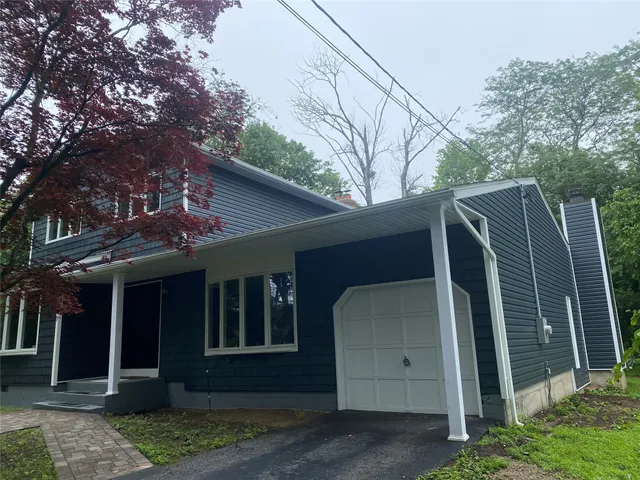 $880,000 | 95 Muncie Road, West Babylon, NY 11704