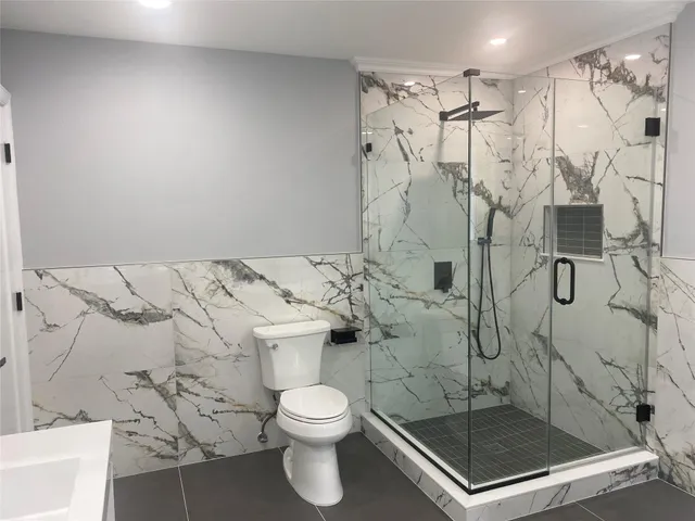 $880,000 | 95 Muncie Road, West Babylon, NY 11704